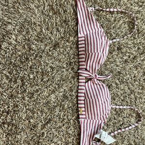 Never worn just tags off Roxy Swimtop